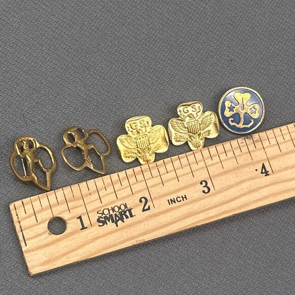VTG Girl Scout Pin Lot Gold Tone & Enamel Badges Trefoil Emblem Uniform Insignia - Picture 15 of 15